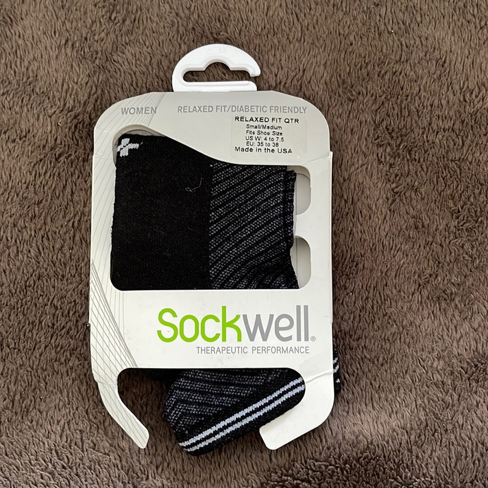 Sockwell Relaxed Quarter cushioned merino wool non-binding ankle socks in black